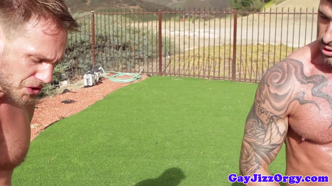 Outdoor muscles assfucking before cumming