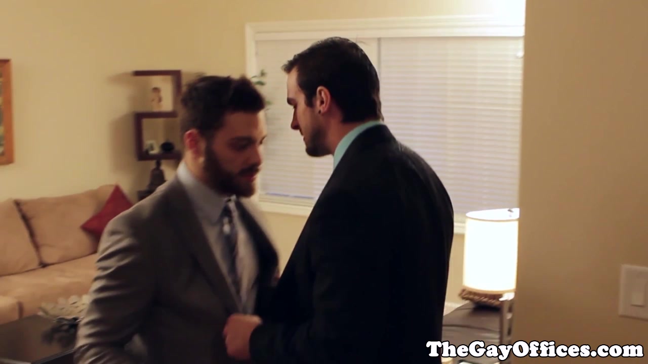 Muscle hunks assfucking after office hours