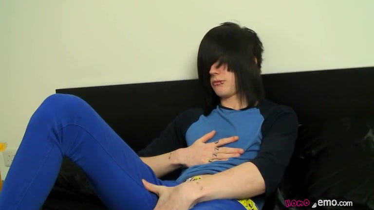 Emo Josh Wanks His 8 Inch Boner - Josh Osbourne Wanks