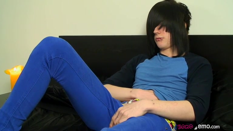 Emo Josh Wanks His 8 Inch Boner - Josh Osbourne Wanks