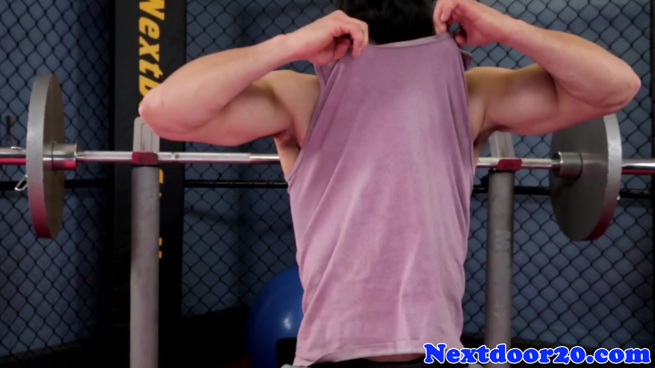 Solo stud working out before jerking off