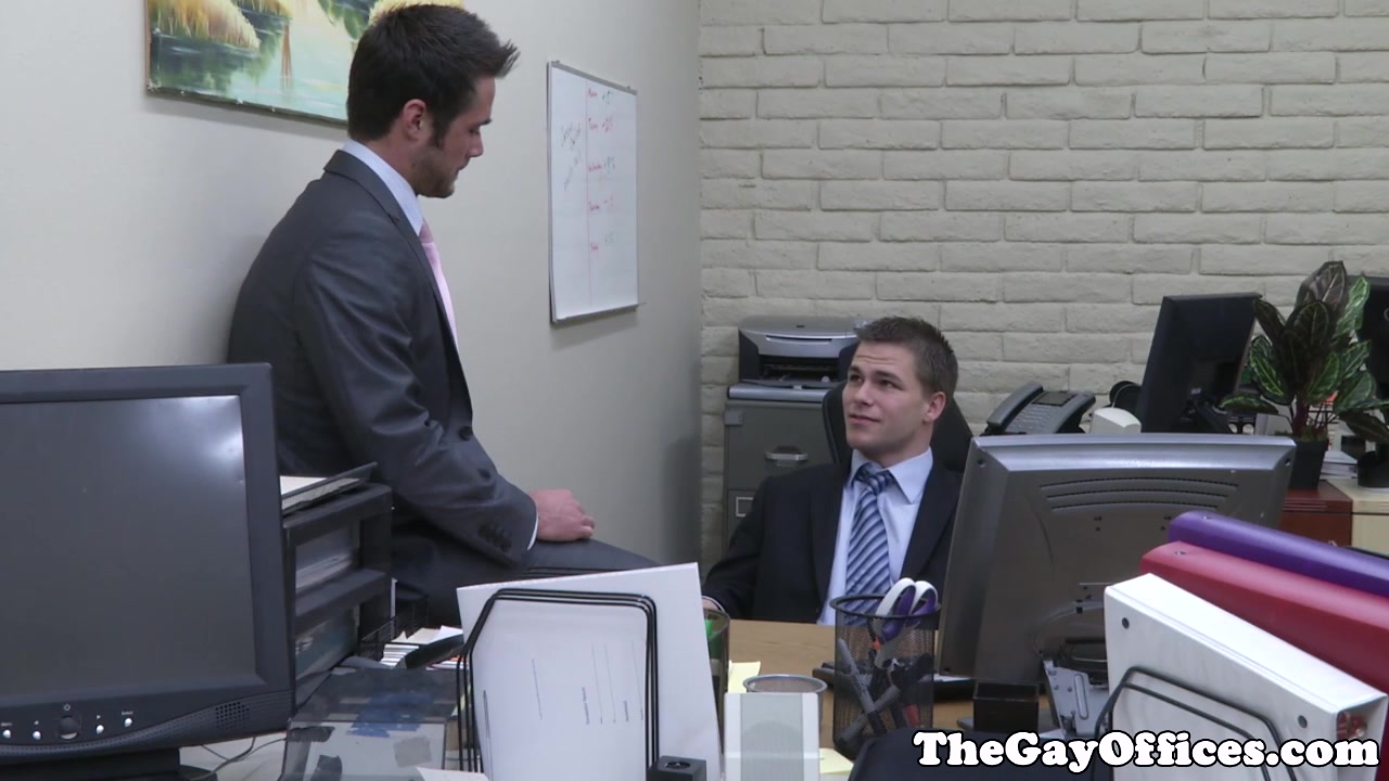 Office hunk assfucked doggystyle in office