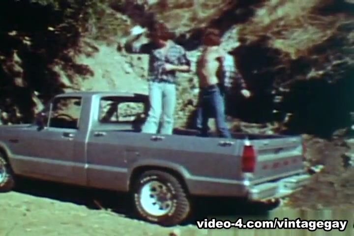 VintageGayLoops Video: Busted