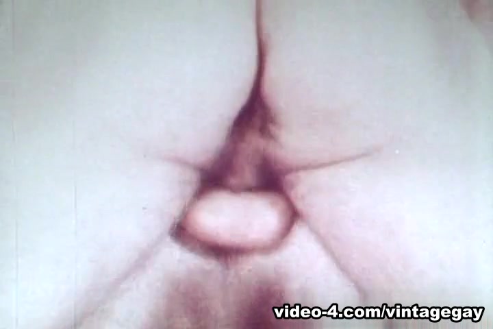 VintageGayLoops Video: Pool Room