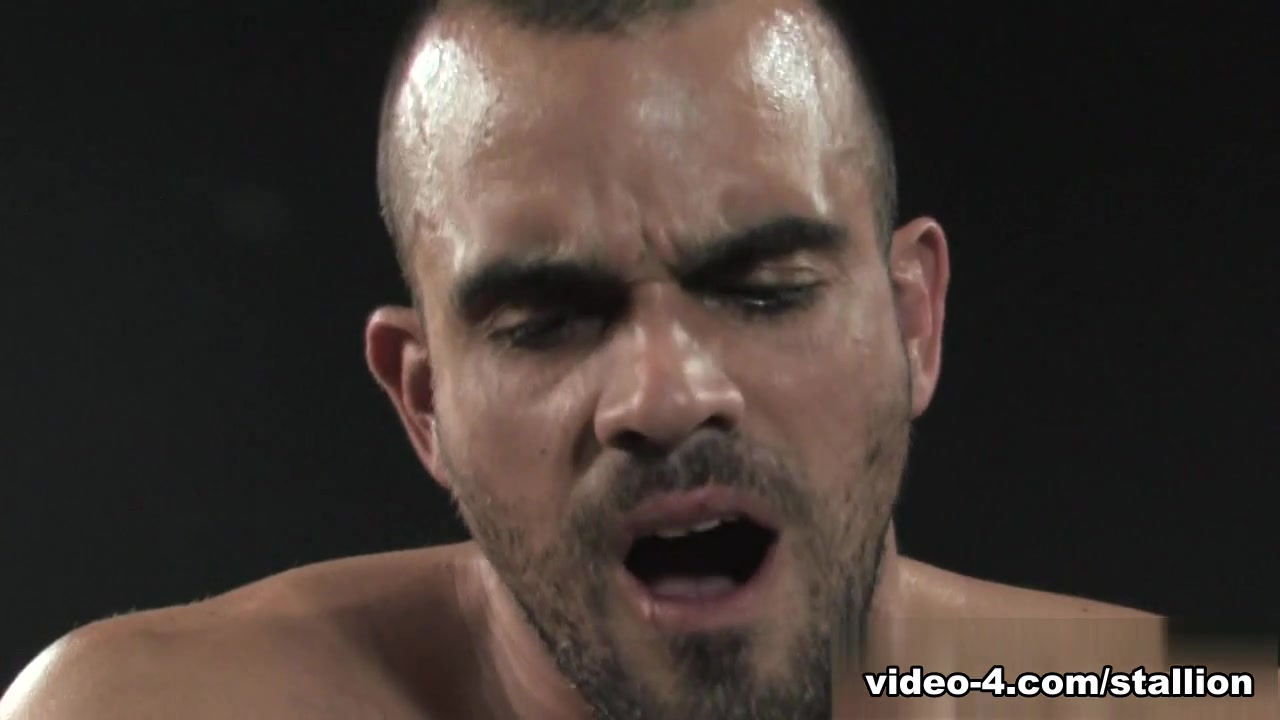Damien Crosse & Shawn Wolfe in Man Power Video