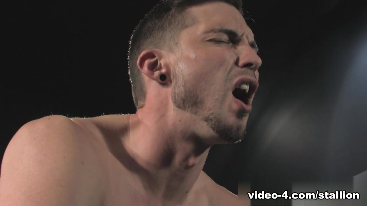Adam Ramzi & Sam Barclay in Man Power Video