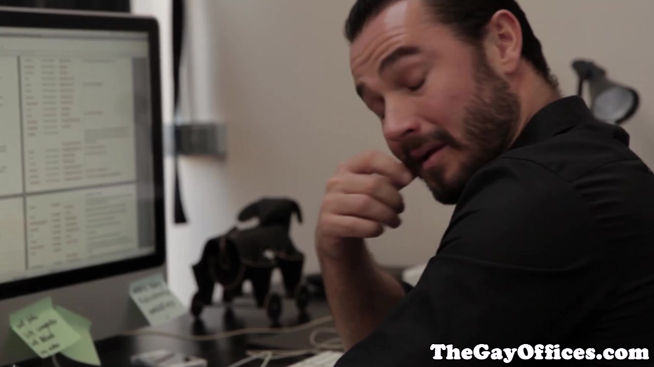 Office hunks assfucking after hours