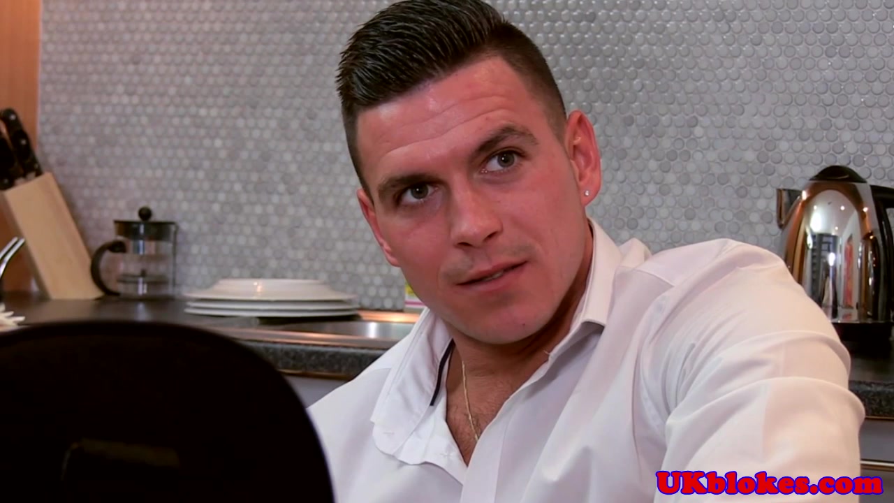 Uk bear anally rammed in trio before cumshot