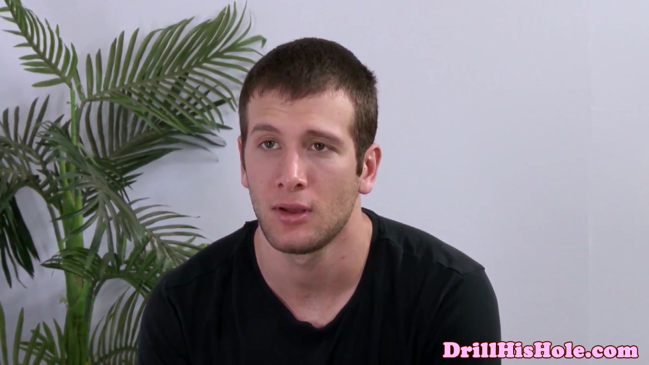 Bottom loving stud gets a deep dicking
