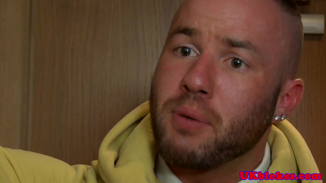 London lads in threeway spitroasting stud