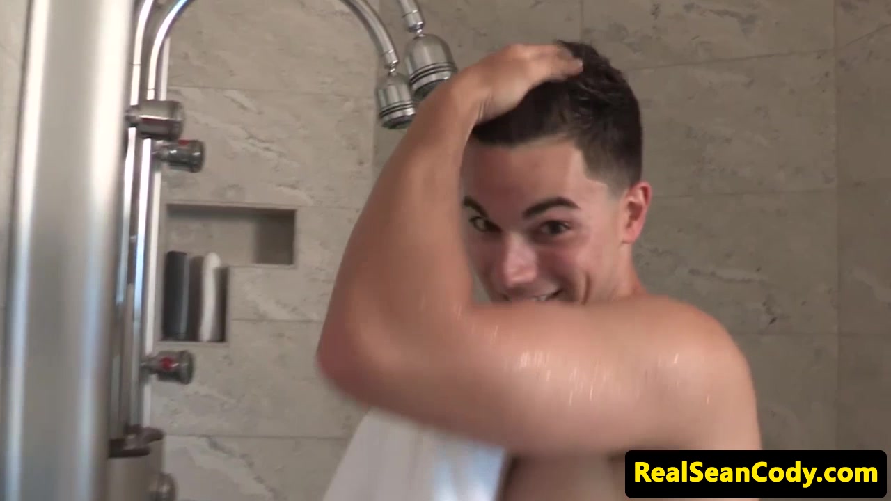 Muscular hunk jerking off his tapered cock