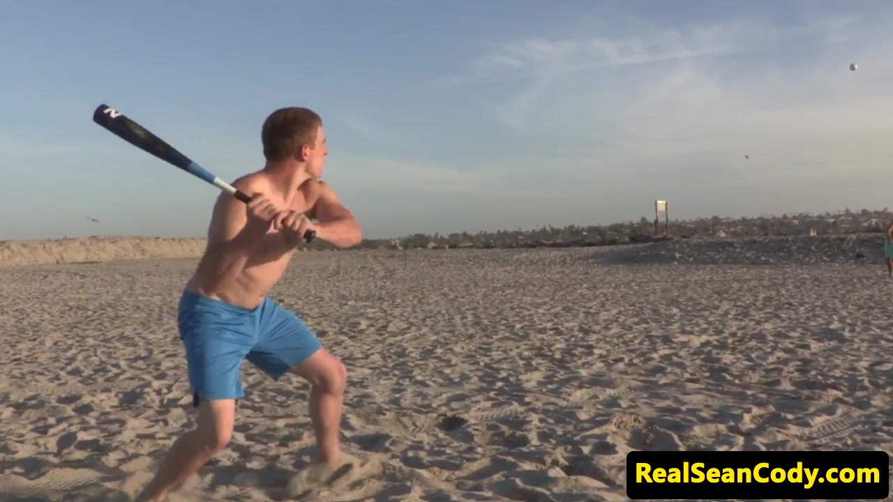 Sportive hunk deepthroated by dreamy stud