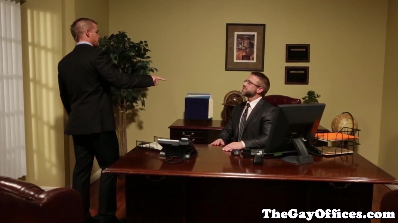 Suited gayhunk rams his bear boss on officedesk