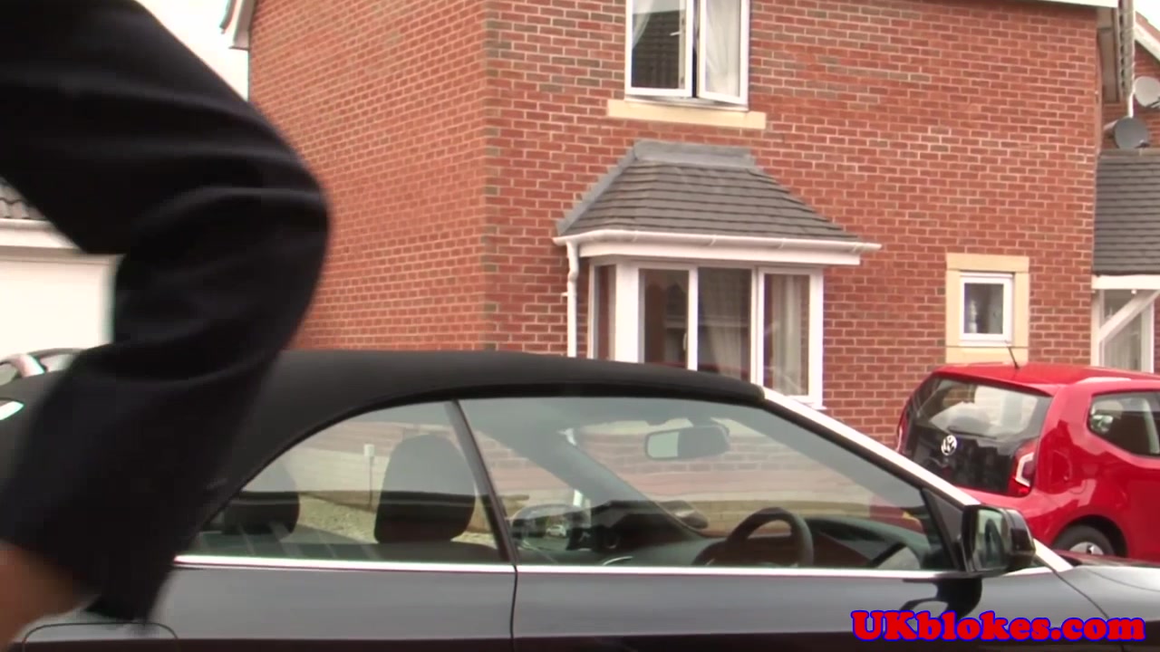 Anal englishman riding firsttimer cock