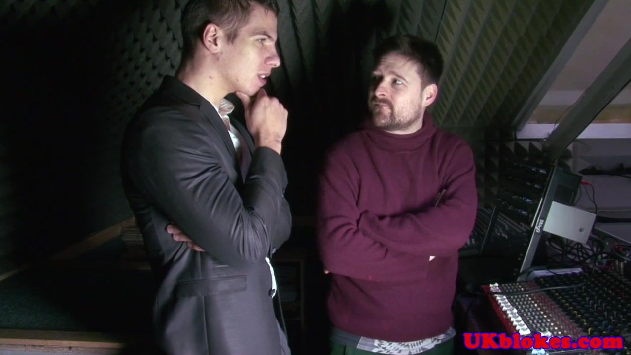 Studio jocks anal fucking in the sound booth