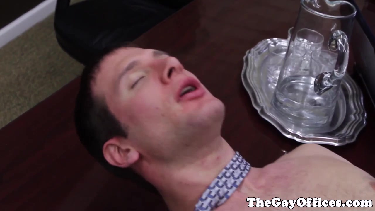 Muscular office hunks shoot their loads