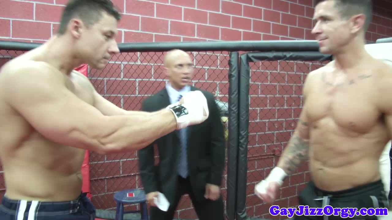 Gaysex hunks orgy fun after wrestling