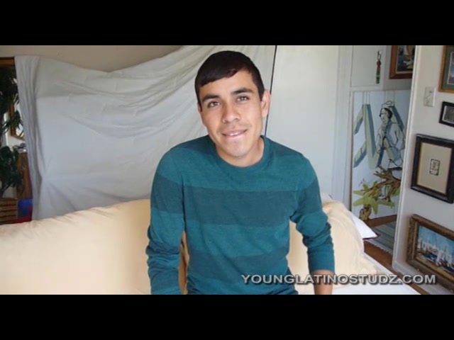 YoungLatinoStudz Video: Str8 Alejandro Jerks Off