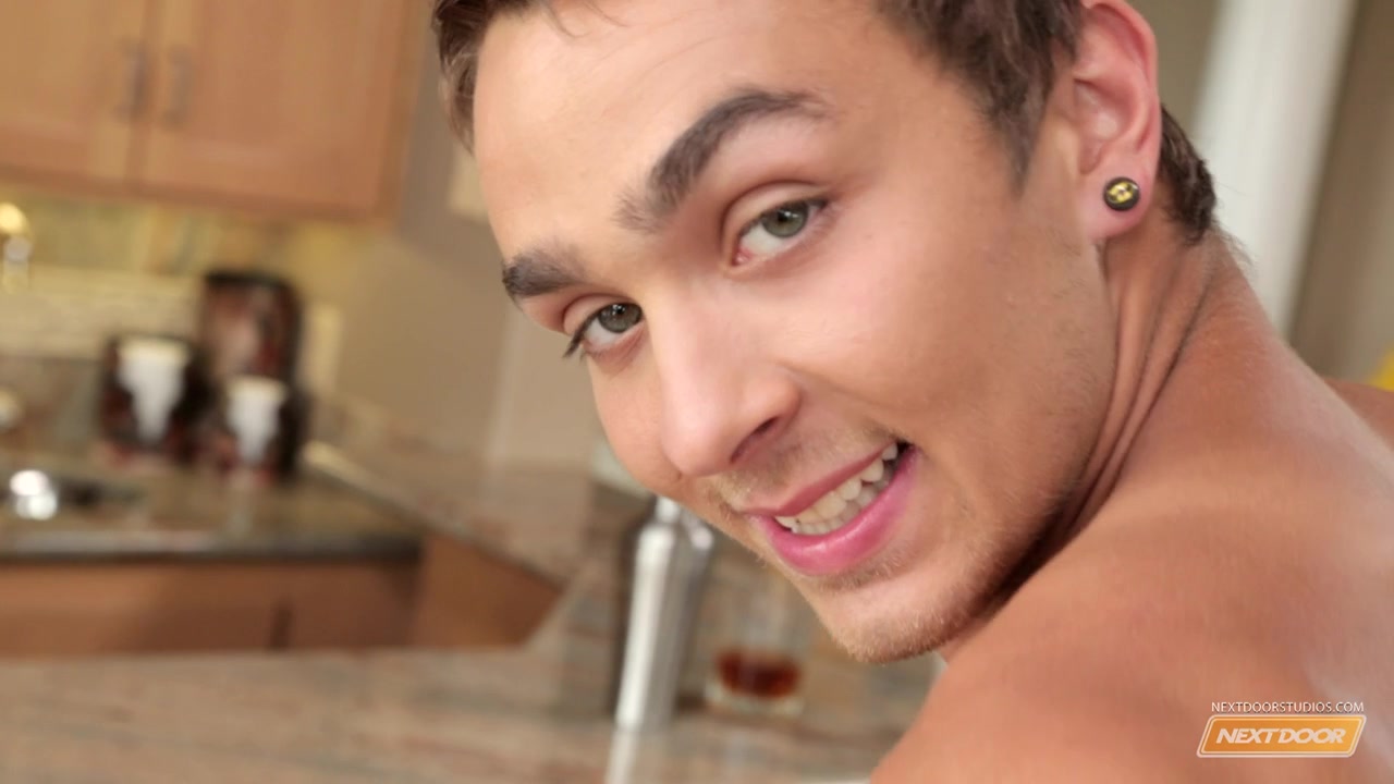 NextdoorMale Video: Axle Futura