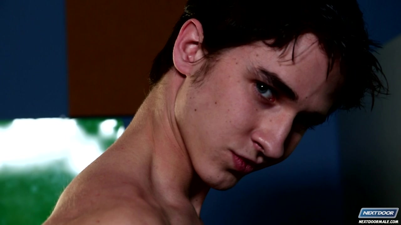 NextDoorBuddies Video: Axel Wolf