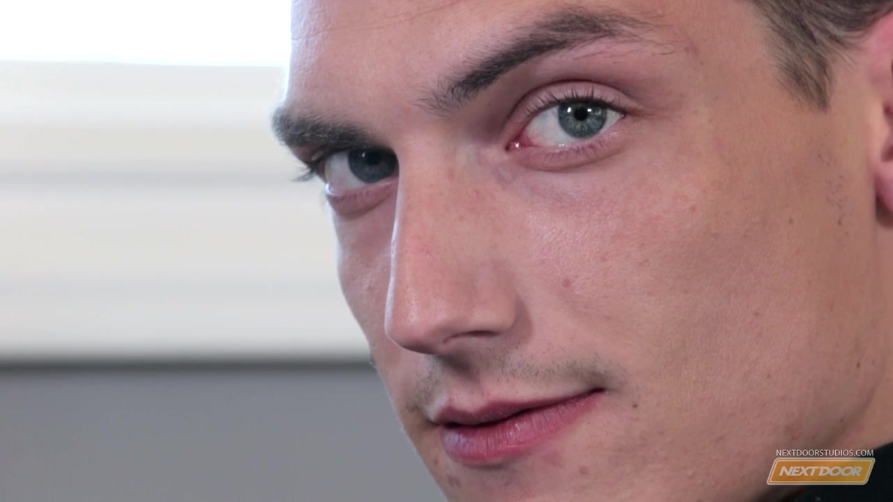 NextDoorBuddies Video: Ellis Barr