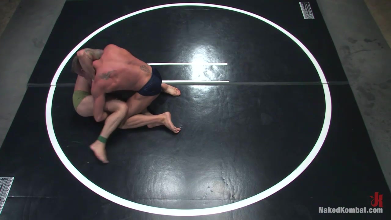 NakedKombat Nick Moretti vs Tyler Saint The Water Match