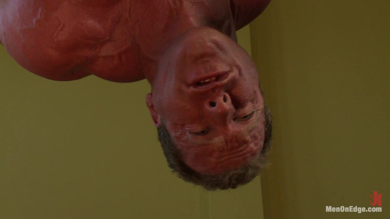 Derek Pain The only competitive bodybuilder in the world who could handle the one leg suspension