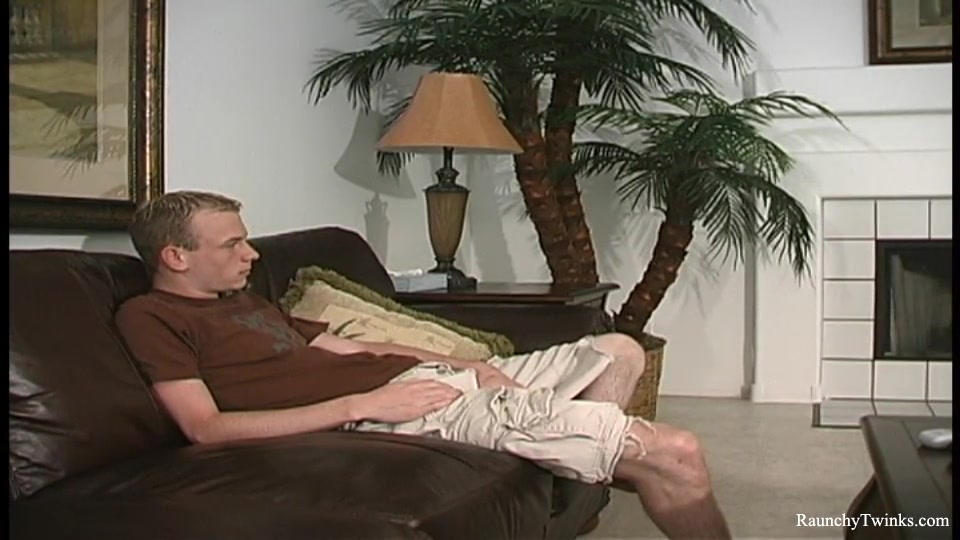RaunchyTwinks Video: Trae Spencer subathes nude