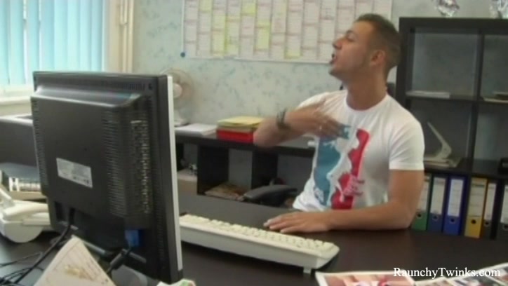 RaunchyTwinks Video: Office Break