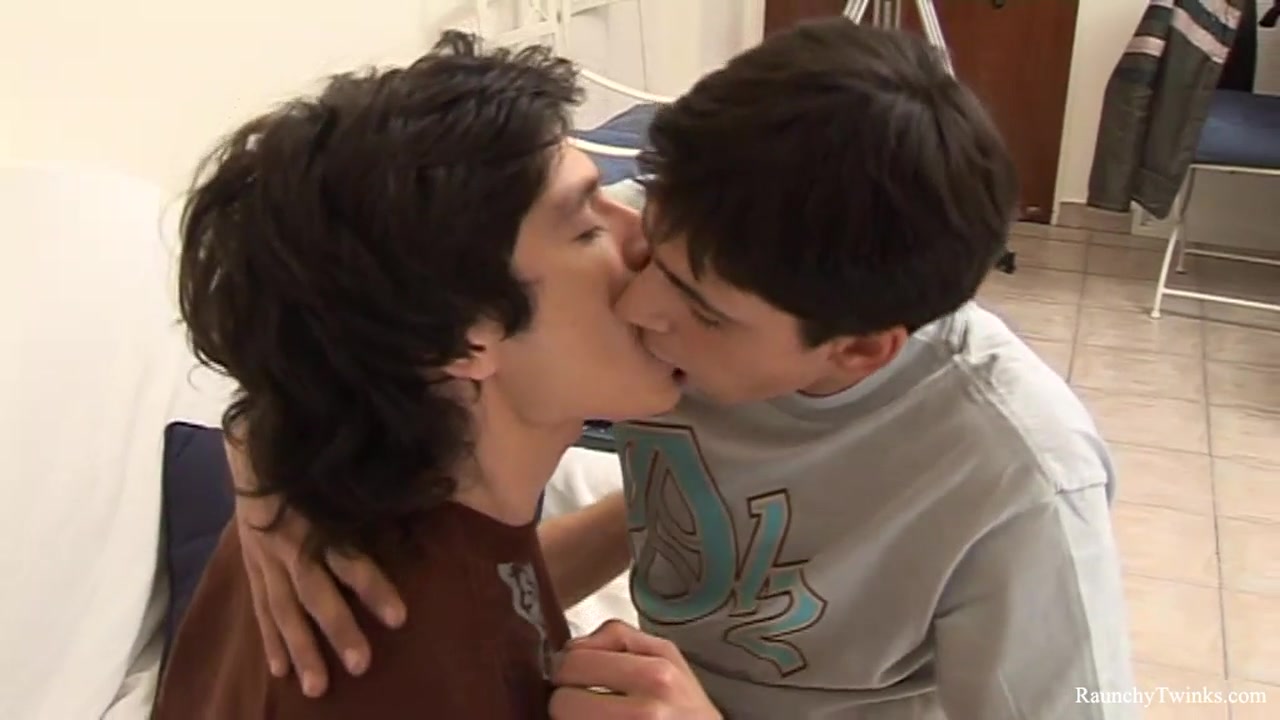 RaunchyTwinks Video: Florian & Fabricio Amateur Fucking