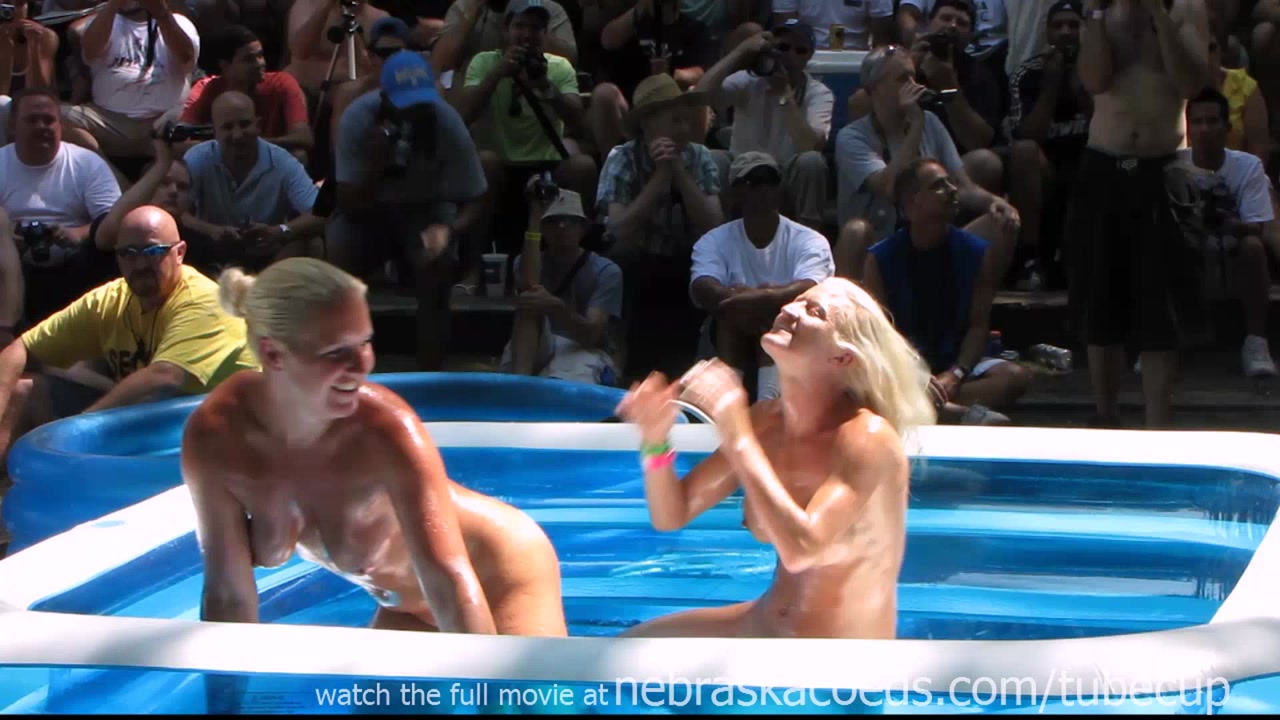chicago amateurs oil wrestling at nudist resort