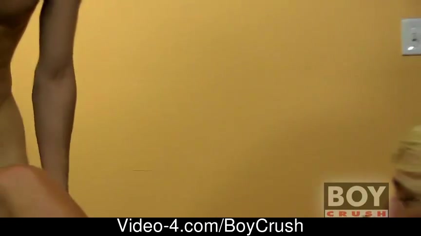 BoyCrush neverseen Ryan Sharp teams up with newcomer Ryan Morrison for a hawt scene