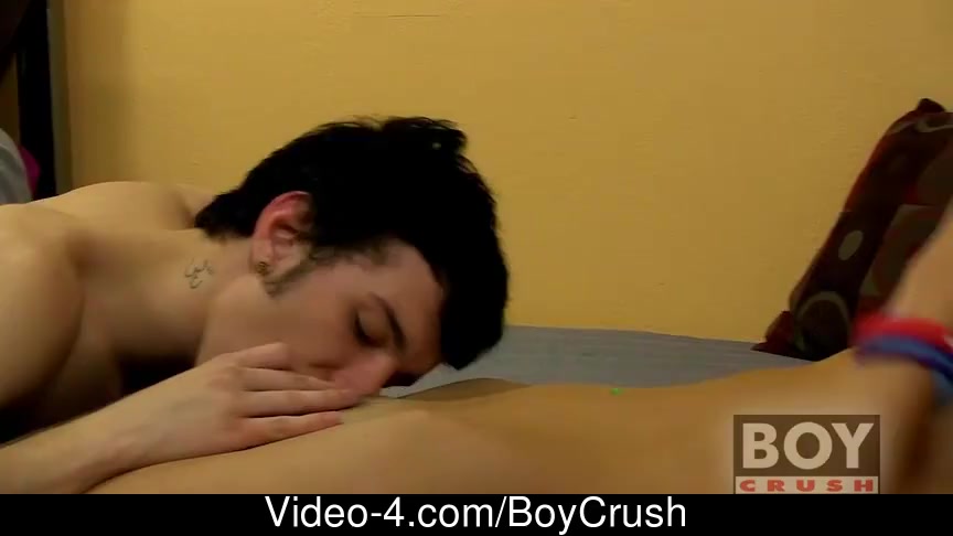 BoyCrush neverseen Ryan Sharp teams up with newcomer Ryan Morrison for a hawt scene