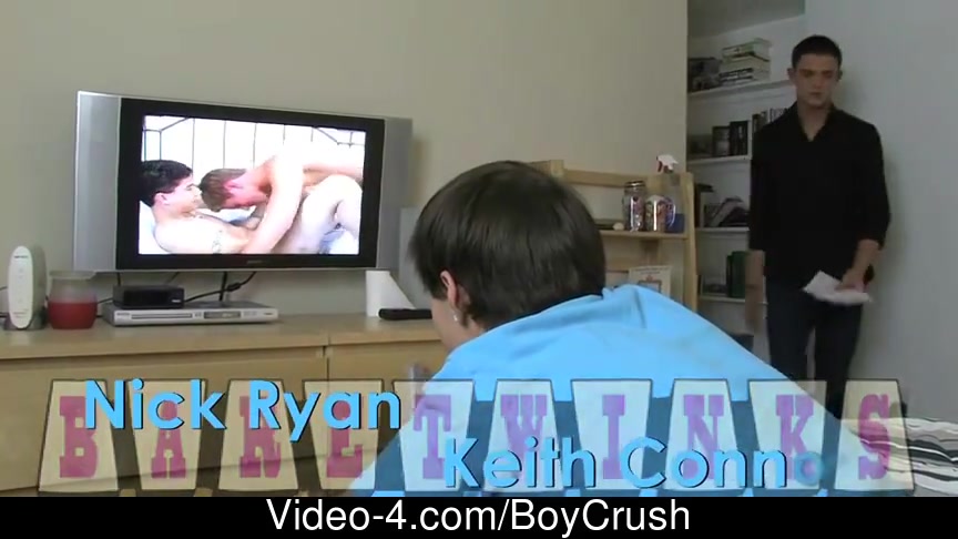 Nick acquires a little stressed out and Keith tries to relax him with a little oral-sex