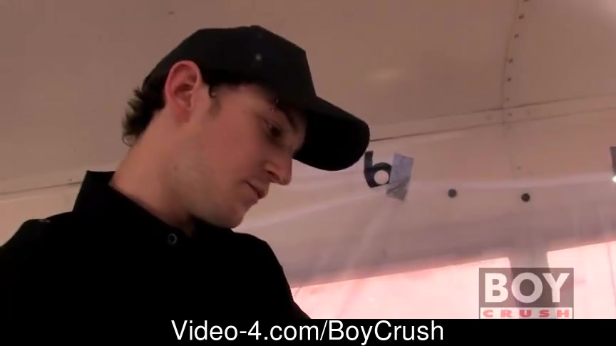 Timo Garrett is the 1st dude we receive to come on the Boycrush Bus for a hawt solo