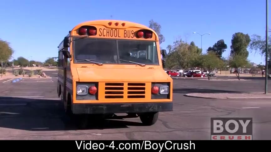 Timo Garrett is the 1st dude we receive to come on the Boycrush Bus for a hawt solo