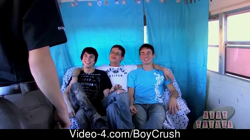 We receive Kyler Moss Nathan Stratus and Timo Garrett on the Boycrush Bus and then move 'em inside our studio for some intensive hardcore act
