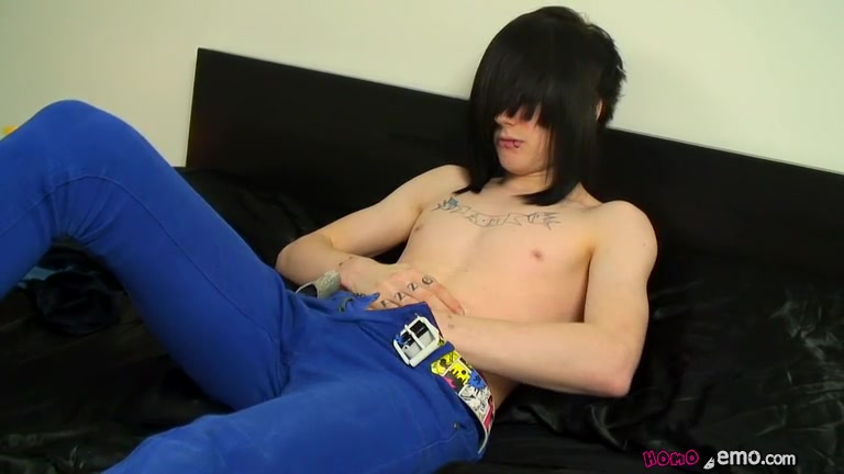 Emo Josh Wanks His 8 Inch Boner - Josh Osbourne Wanks