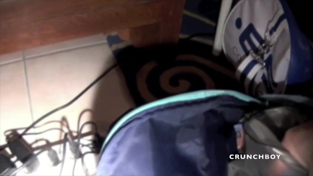 Straight boy used by twink at the musculation - CrunchBoy