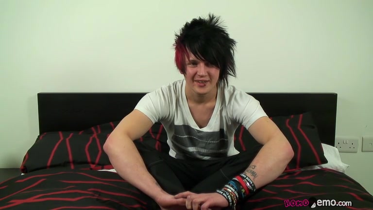 Gorgeous Louis Beats His Emo Meat - Louis Phantom Jerks