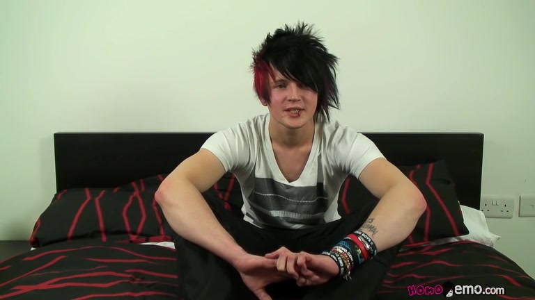 Gorgeous Louis Beats His Emo Meat - Louis Phantom Jerks