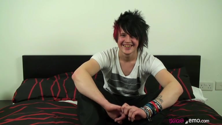 Gorgeous Louis Beats His Emo Meat - Louis Phantom Jerks