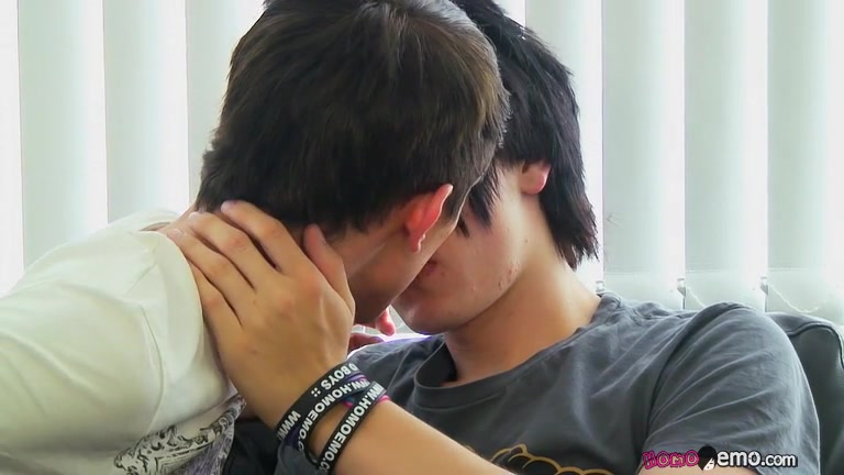 Real Emo Boyfriends Fuck On Camera! - Alex Horler & Tantrum Desire