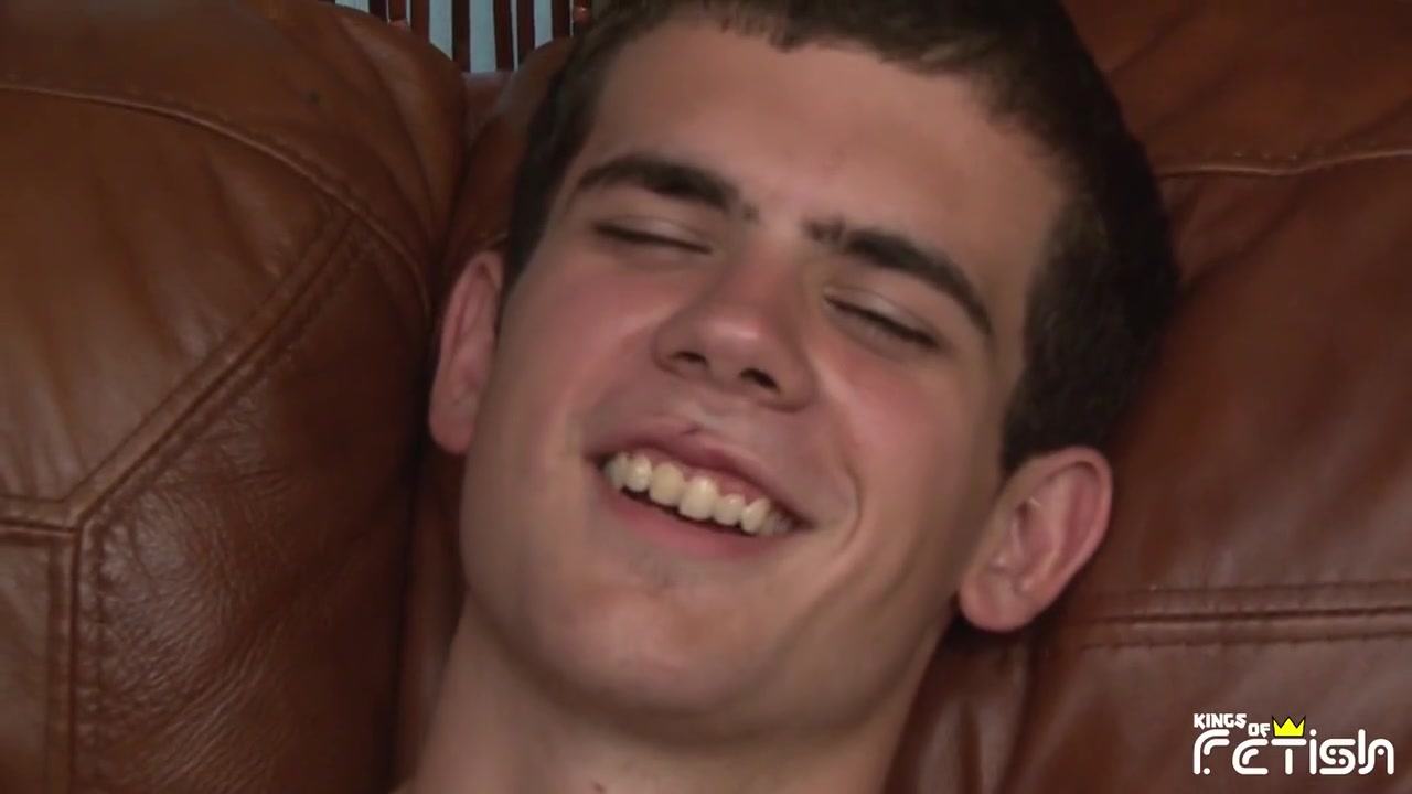 Tatttooed man blows deep a twink and a mature guy with big cocks