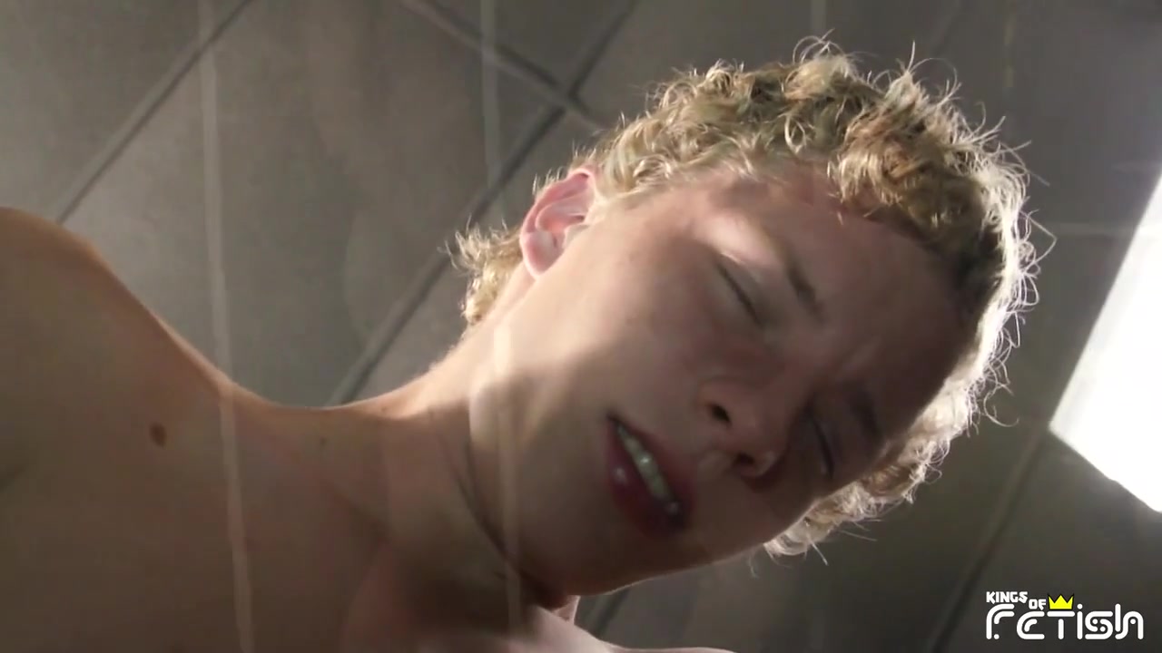 Horny twink gets anal sex through gloryhole in bareback style from his partner