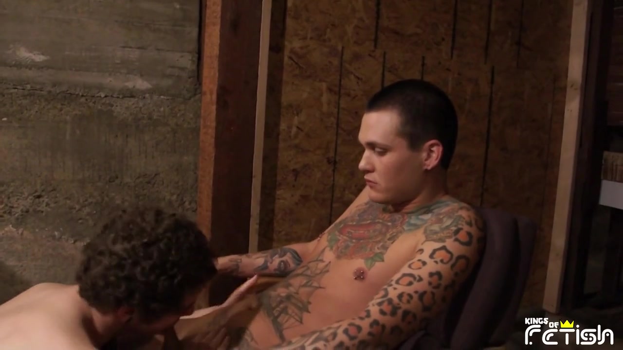 Horny tattooed guy gets his ass destroyed in bareback style by twink guy