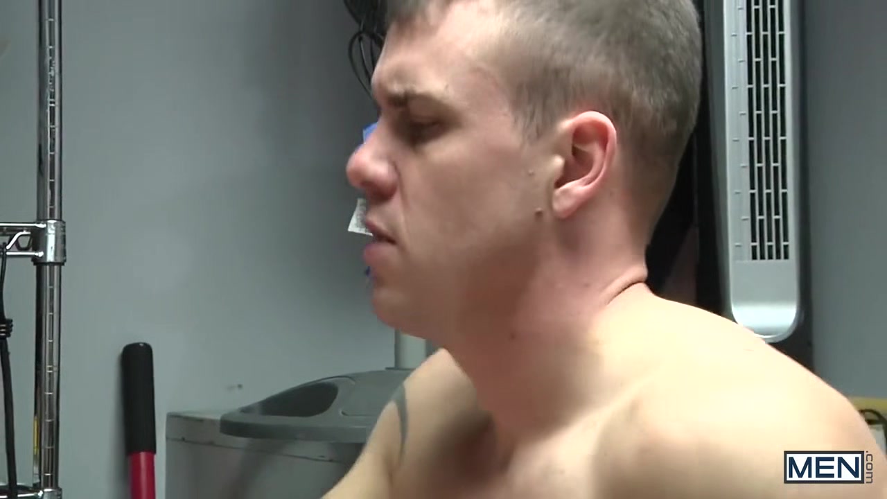 Men - Football Captain Darin Silvers Got A Hard On For Janitor Colby Jansens Sweet Ass