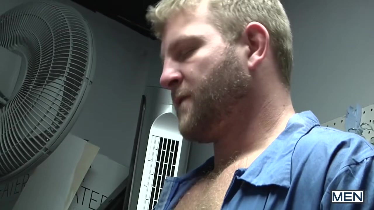 Men - Football Captain Darin Silvers Got A Hard On For Janitor Colby Jansens Sweet Ass