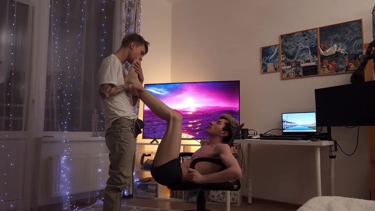 Invited A Friend To Visit And Fucked Him Hard