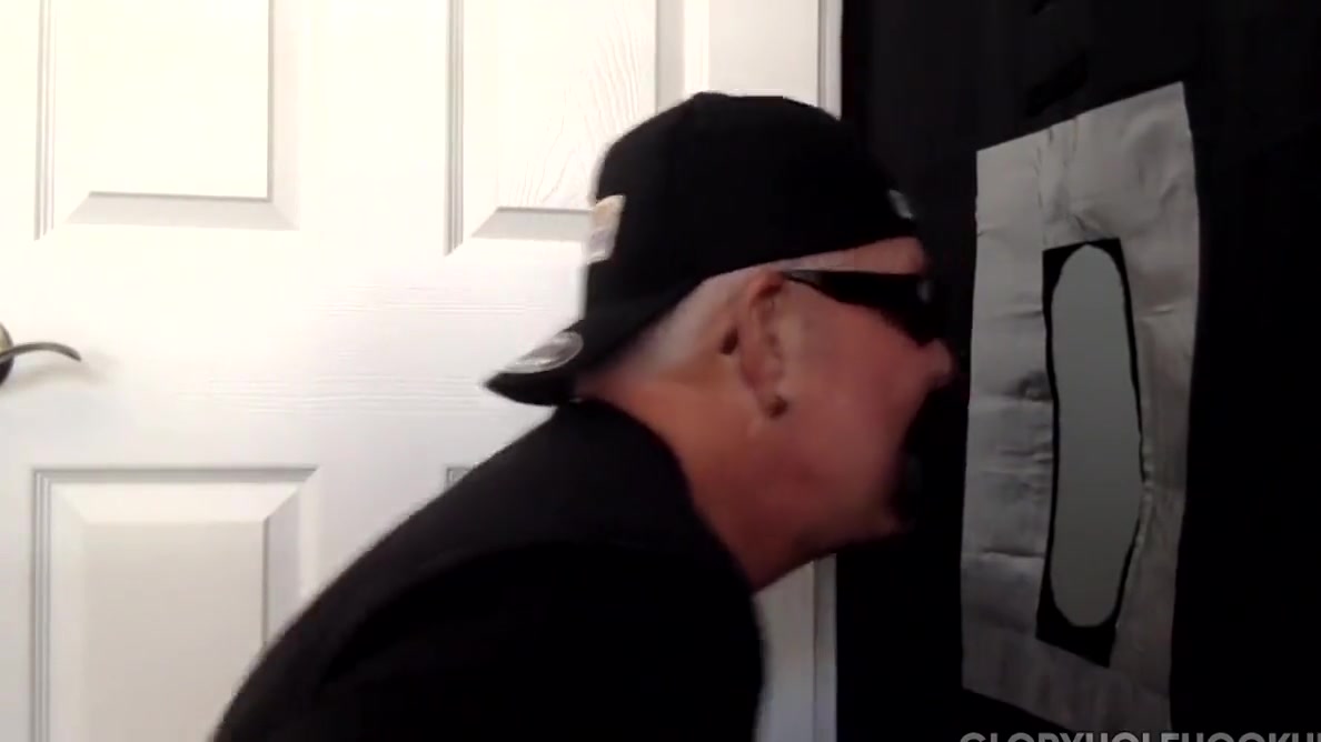 Dick Loving Amateur Mature Gay Sucks In Gloryhole At Home